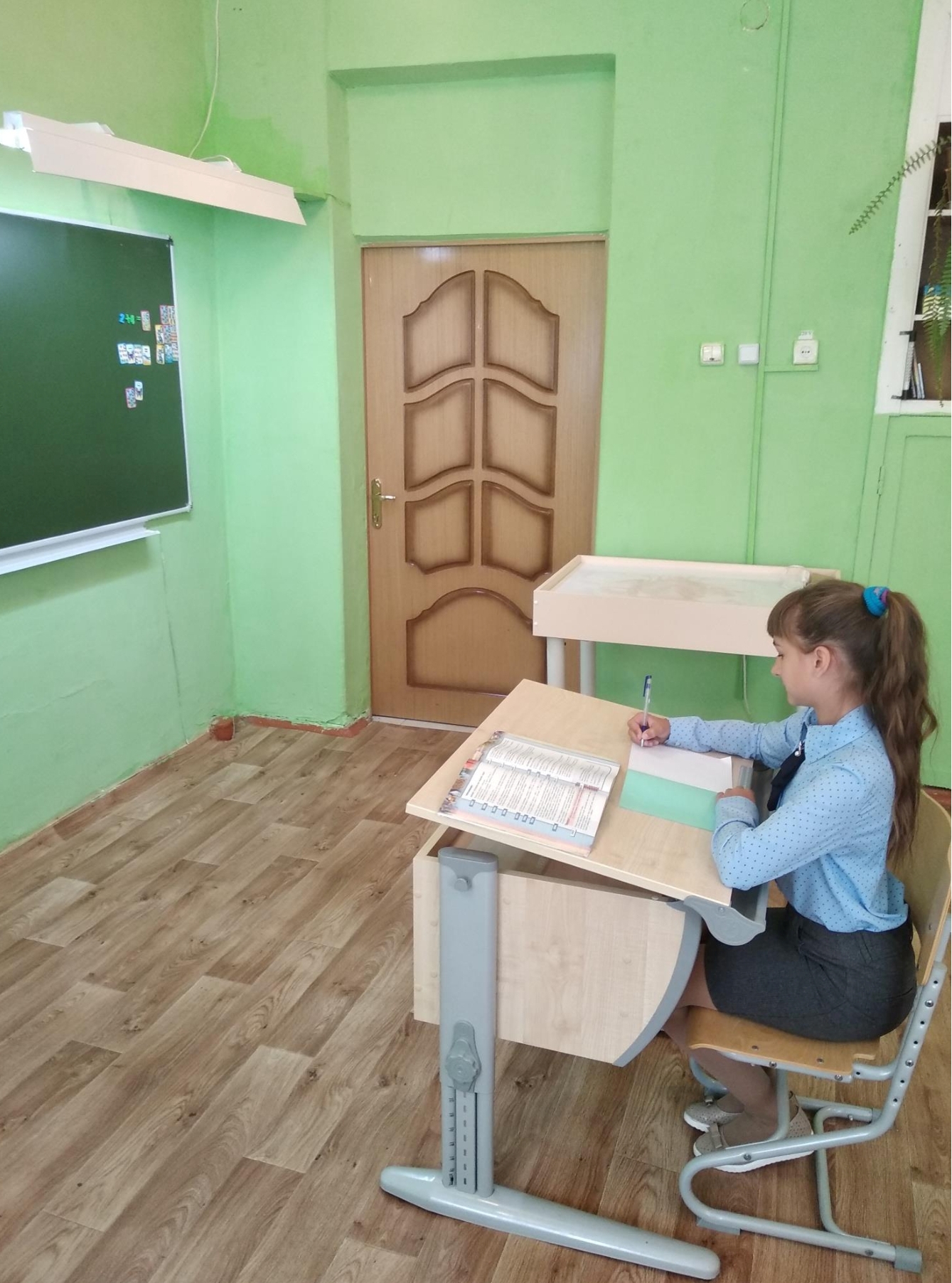 стол и парта "Деми" стол и парта "Деми"